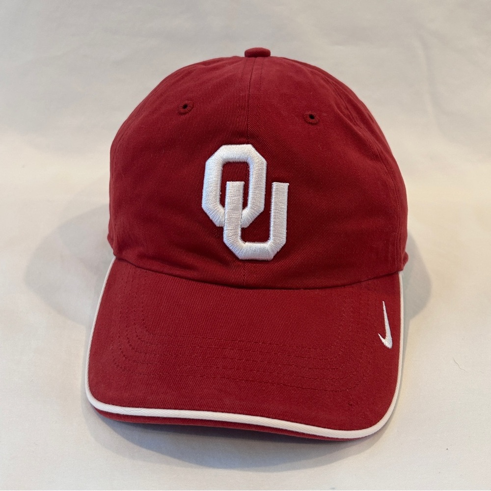 NIKE Oklahoma Sooners OU Hat Cap Red Adjustable Strapback